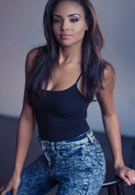 Meagan Tandy プロフィール写真