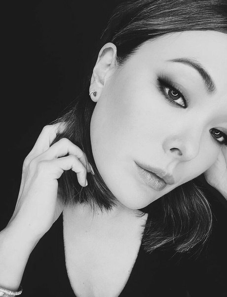 Lindsay Price ホット女優 ギャラリー