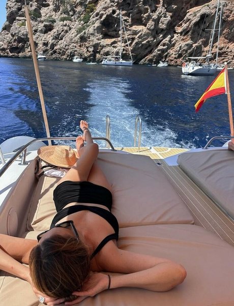 Lindsay Price 高品質のスター 画像