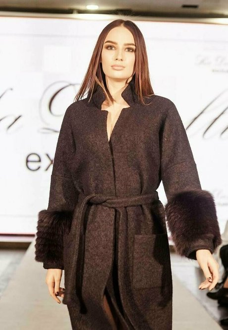 デカ尻ティーンオンリーファンズ ポルノ 写真