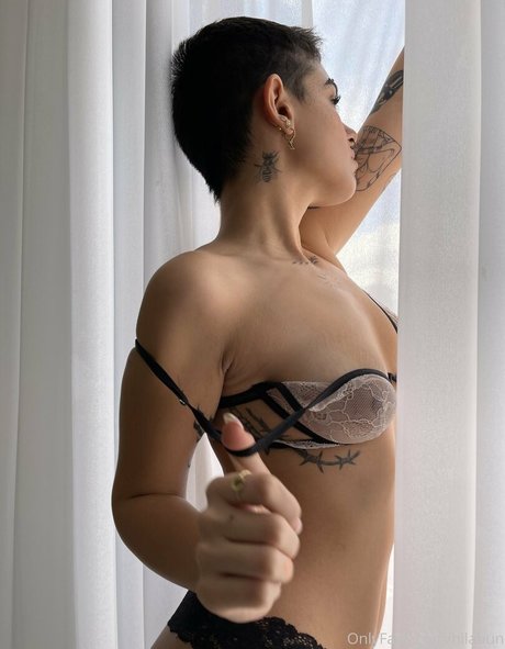 Hila bby アート女優 写真