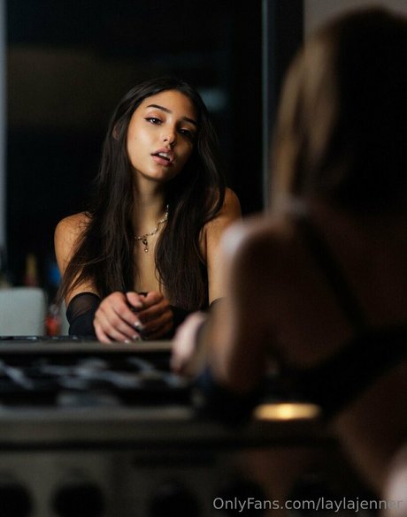 laylajenner 独占ポルノスター 写真