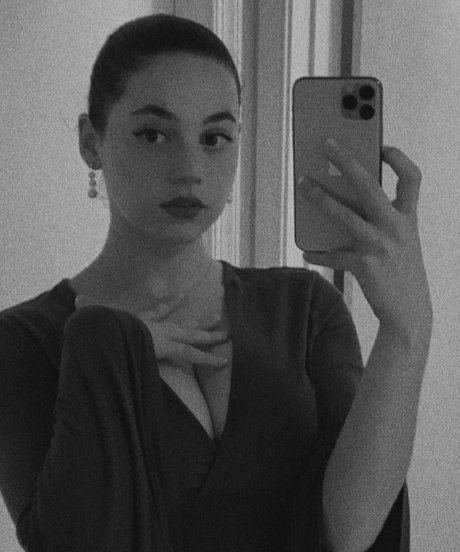 パンストオンリーファンズ 美しいヌード 画像