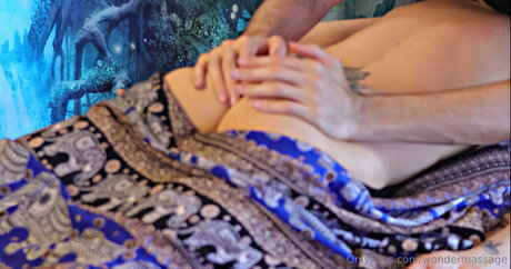 フェイシャルオンリーファンズ ヌード 写真