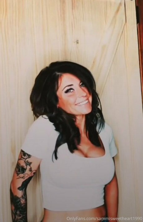 アジアの無料オンリーファンズ 美しい裸 画像