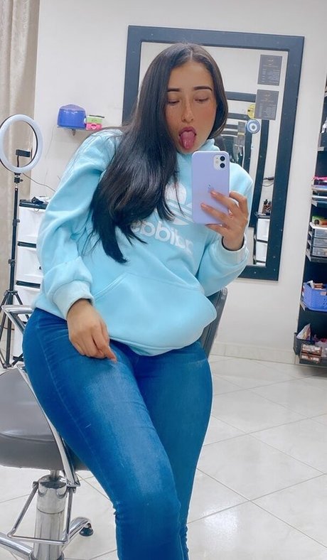 足 熟女 オンリーファンズ ポルノ 写真