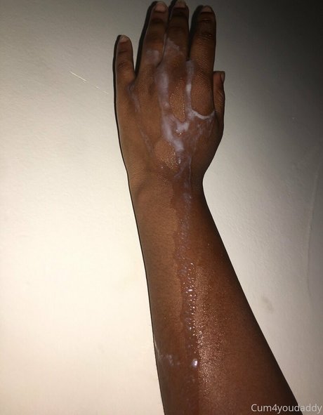 cum4youdaddyy ポルノスター 画像