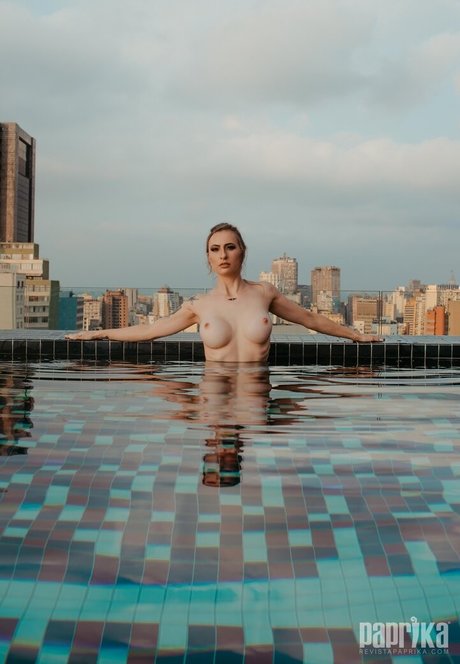 ティーンフィンガリングオンリーファンズ 無料 写真