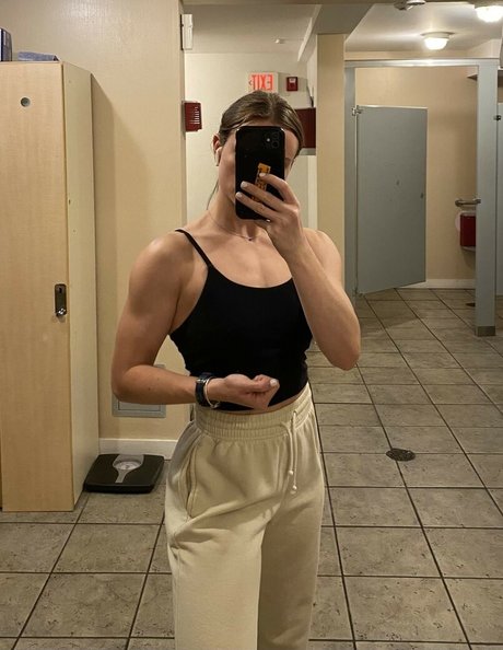 Hornyhamburglar セックスモデル 写真