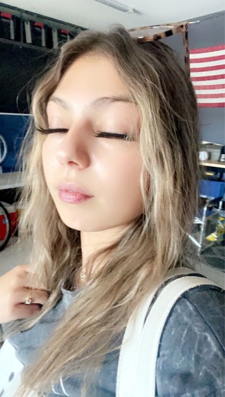 Elena Lukin ヌードスター 写真