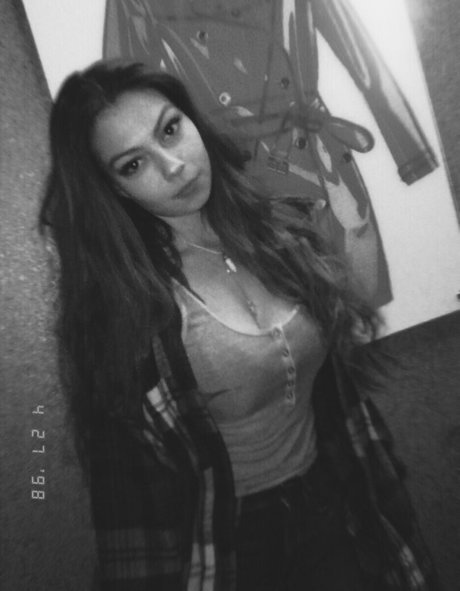 Elena Lukin ヌードモデル 写真