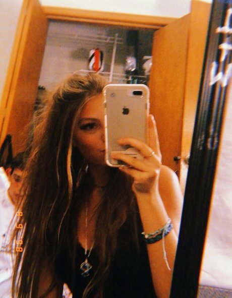 Elena Lukin 女優 写真