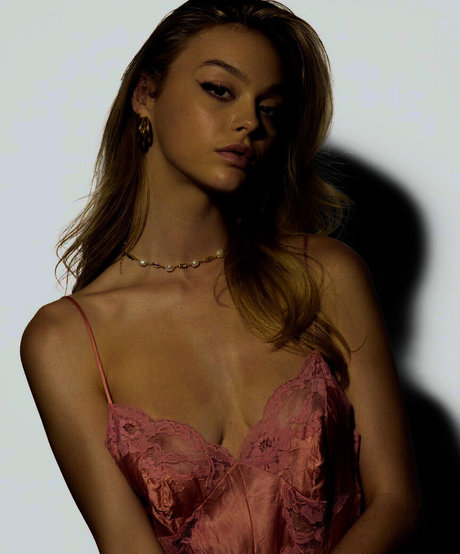 Julia Rilynn Greenhalgh セックスモデル 写真