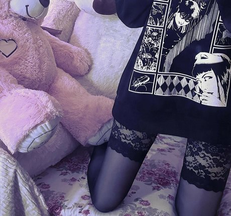 カーリーエボニーオンリーファンズ 無料セクシー 写真