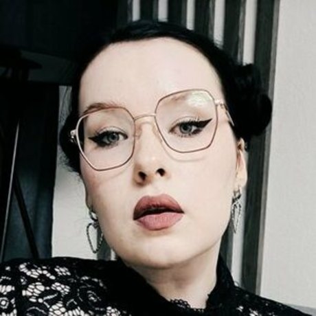 Hinikali エロティック女優 ギャラリー