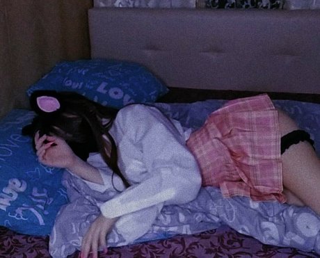 Osamochka ヌード女優 画像