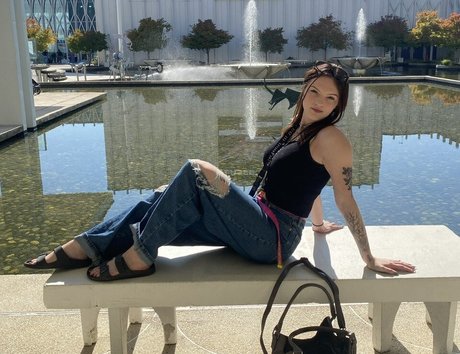 Rhiannon Jena ヌードスター 写真