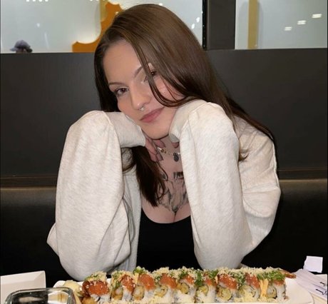 Rhiannon Jena ポルノスター 裸 アーカイブ