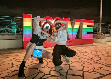 OniGiri かわいいポルノスター 写真