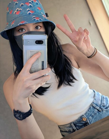 OniGiri ポルノスター 無料 写真