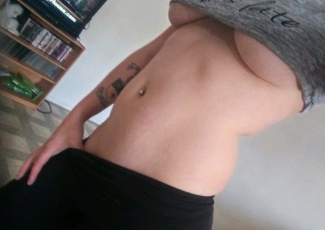 redravefree スター 裸 画像