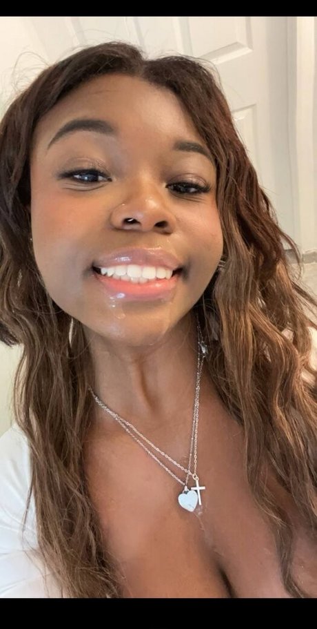 sinaimyangel アダルトモデル 写真