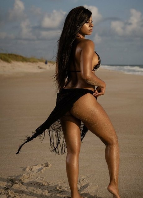 かわいいブロンドのオンリーファンズ 無料ポルノ 画像