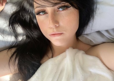 lewdkumi 高品質モデル 画像