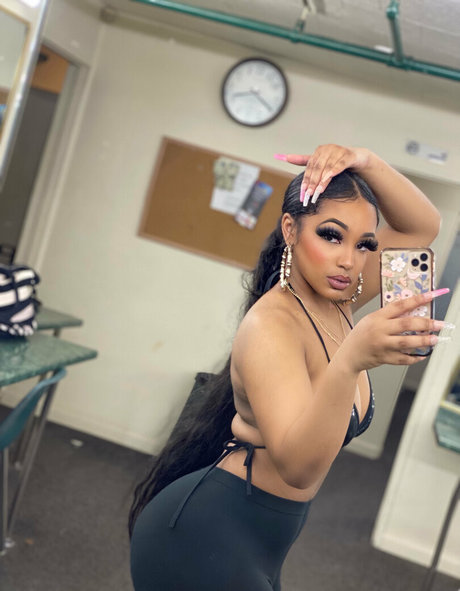 軍事オンリーファンズ セックス 写真