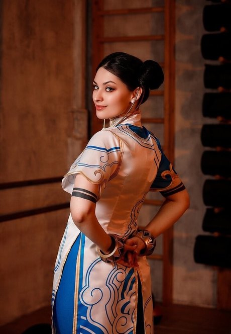 Juk Cosplay ポルノスター 独占 写真