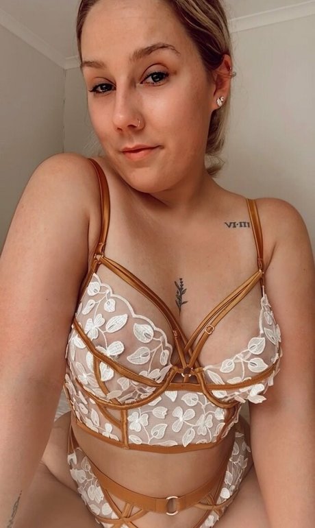 Hannah Buethke 独占モデル 写真