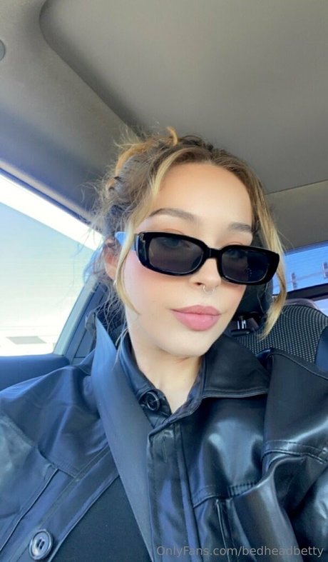 bedheadbetty ポルノモデル ギャラリー