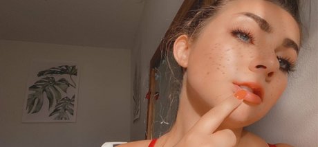 kkirafoxx スター ヌード 画像