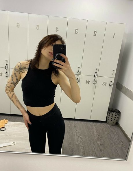 Elis222 スター 裸 写真