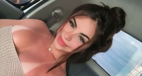 Emily Gori 素敵なスター 写真