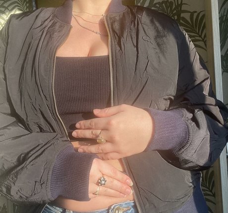 Elena Sophia Nicolosi 美しいスター ギャラリー