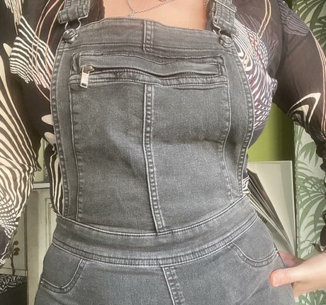 Elena Sophia Nicolosi xxxモデル 画像