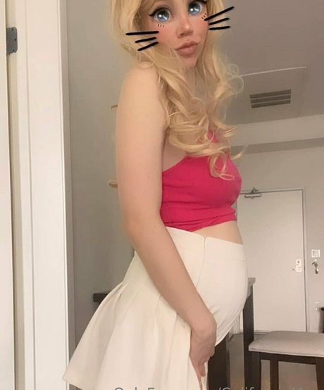 小柄な足オンリーファンズ 美しい 画像