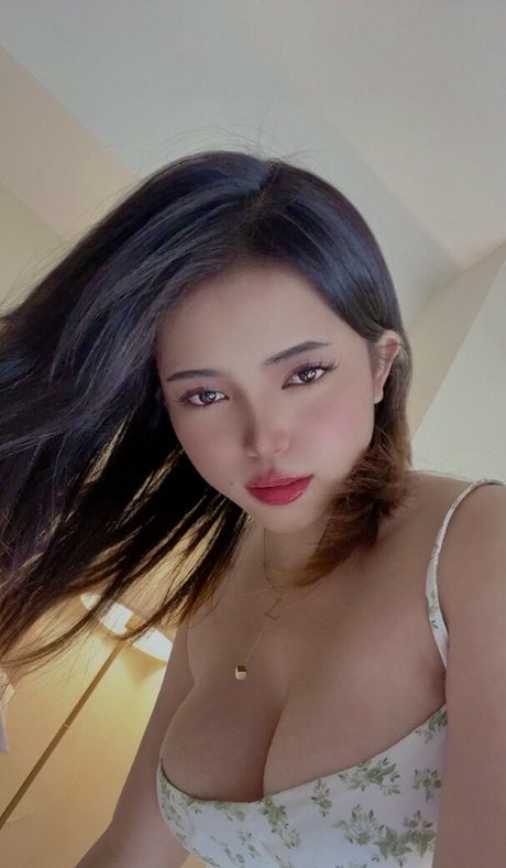 lalalyan_ ポルノモデル 写真