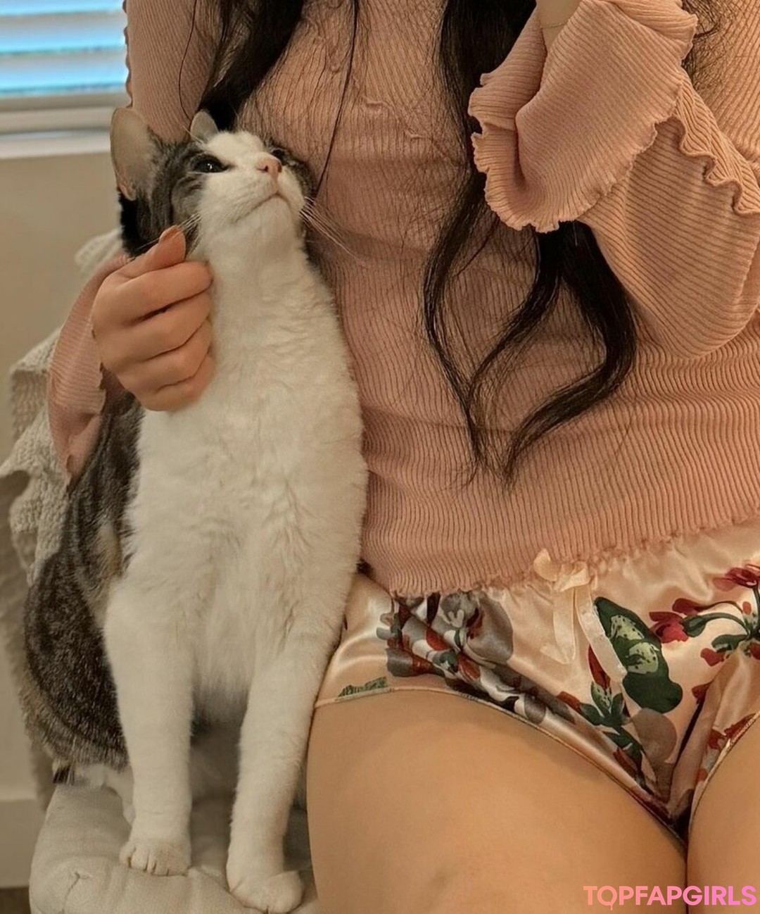 小さいチンポのシーメールオンリーファンズ 無料エロ 写真