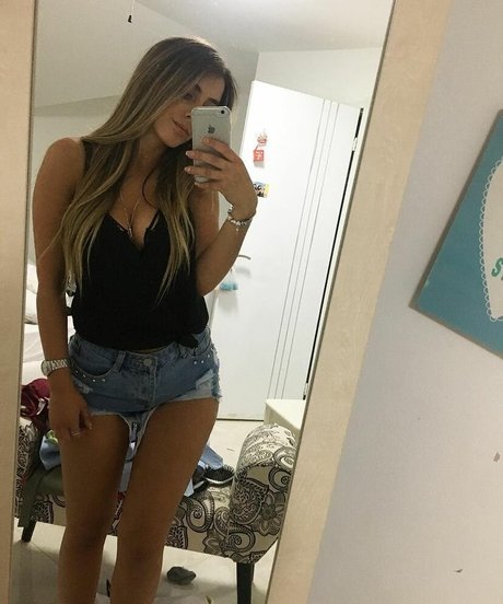 Liel Avitan ヌードモデル 画像