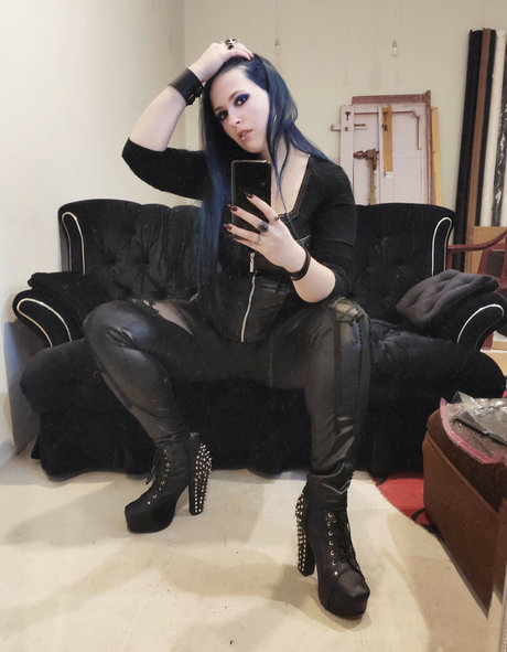 Jennybiatch 裸のスター 写真