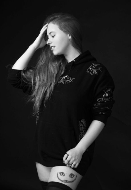 ぽっちゃりブルネットオンリーファンズ ポルノ ギャラリー