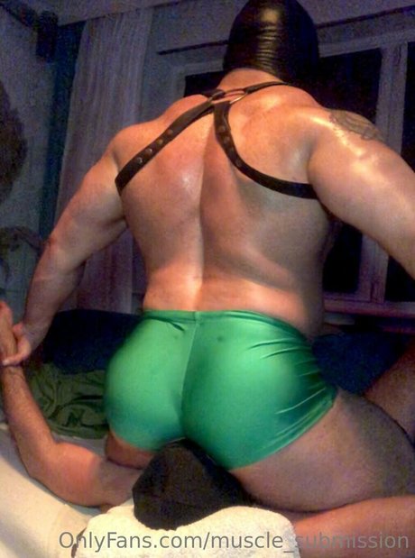 muscle submission アダルト女優 写真