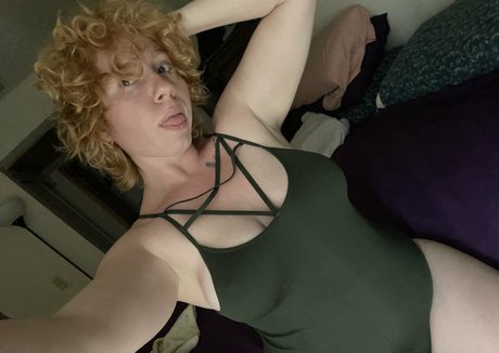 ぽっちゃりブロンドのオンリーファンズ 美しい ギャラリー