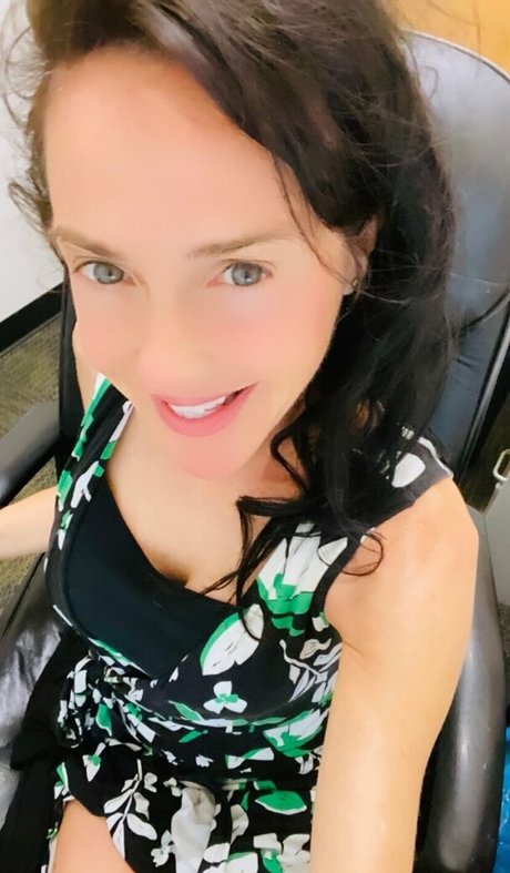 カウガール POV オンリーファンズ えろた 写真