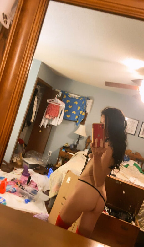 ランジェリーヌードオンリーファンズ ポルノ ギャラリー