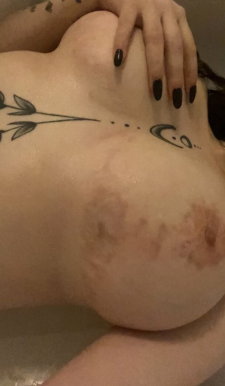 パイズリ オンリーファンズ 無料ポルノ 写真