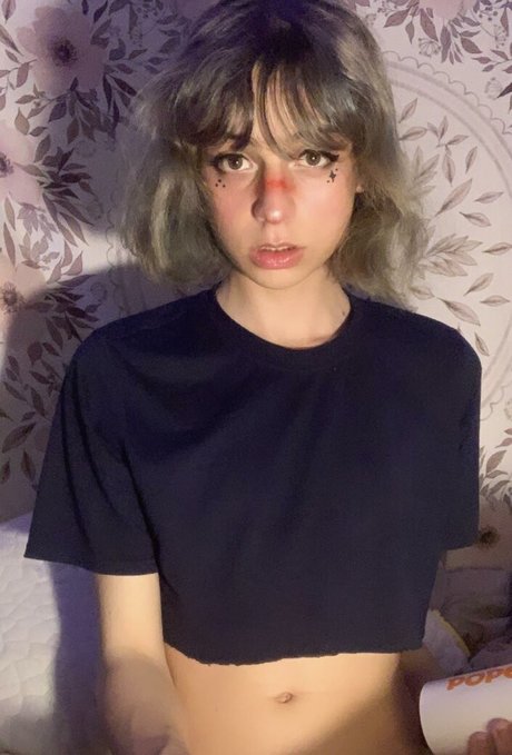 Cd Bell ヌードのポルノスター 画像