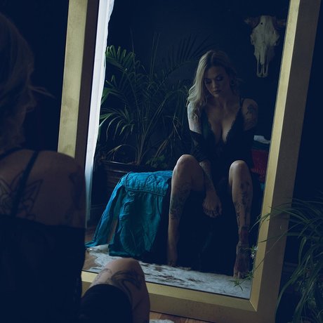 ohioliz ポルノスター エロティック 写真